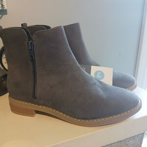 Nwt Gray Benna Ankle Boot Universal Threads Size  7.5